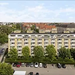 Spacious 2-room Newly Renovated Quiet Area - 4min Metro To Old Town *