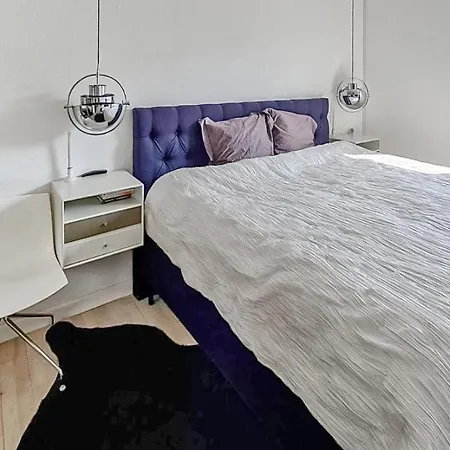 Spacious 2-room Newly Renovated Quiet Area - 4min Metro To Old Town